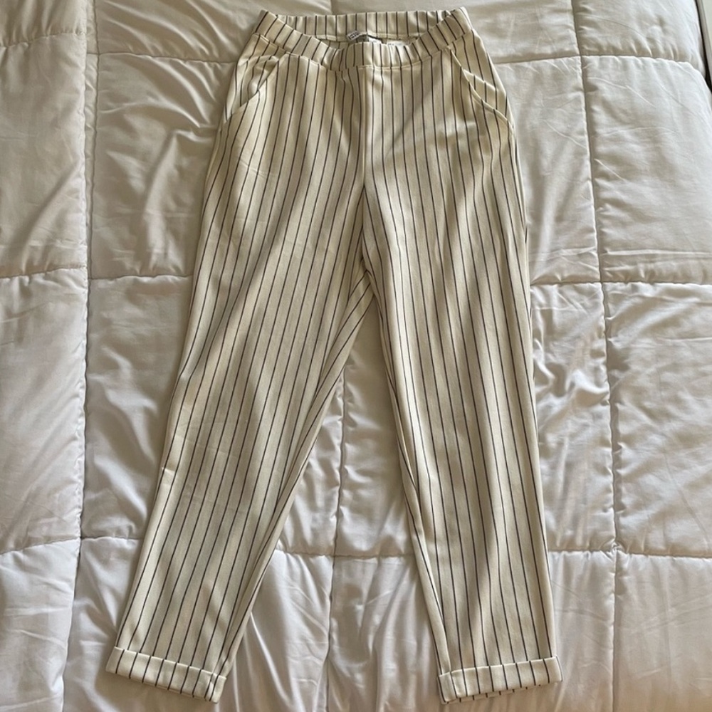 H&M stripped suit - Picture 3 of 3